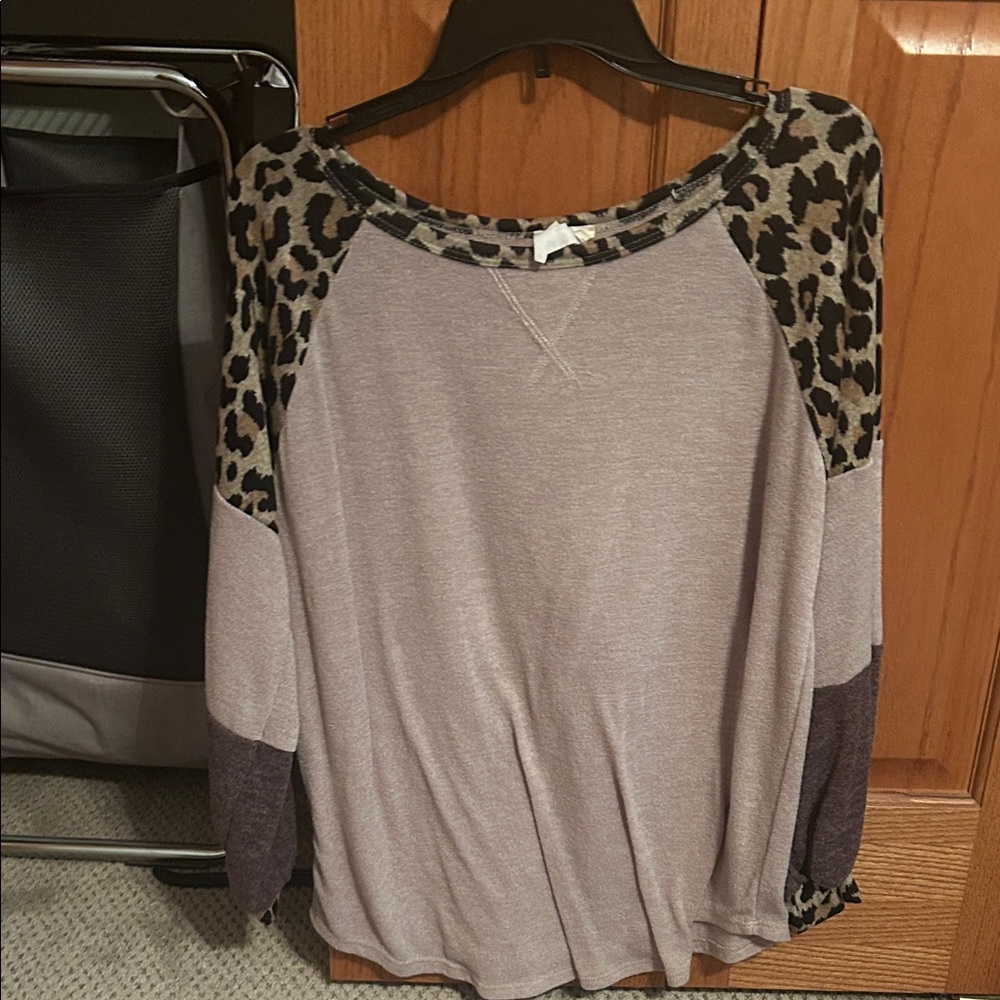 BiBi Leopard Print Long Sleeve Top - Gray and Black